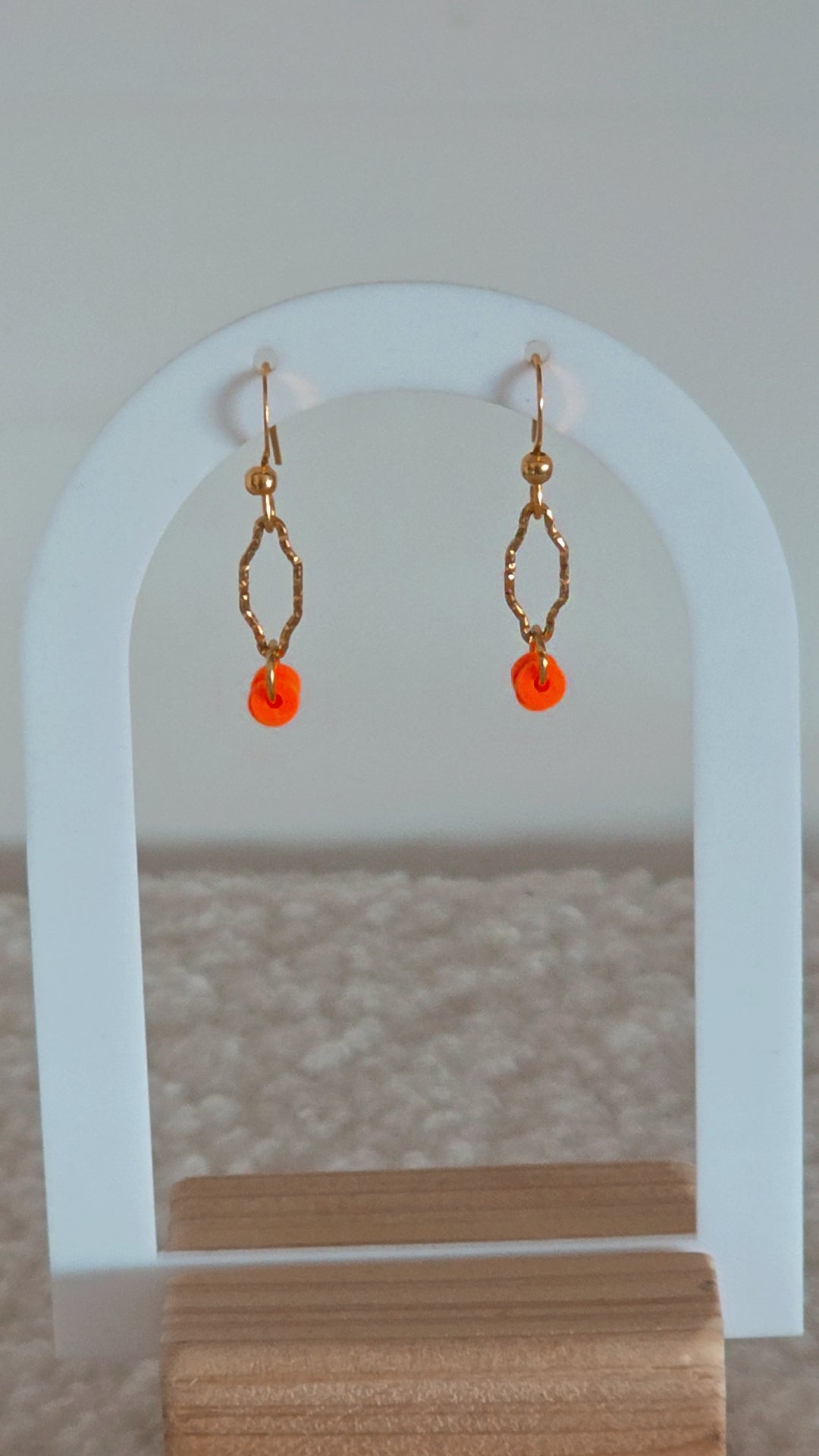Boucle d'oreille FLUO