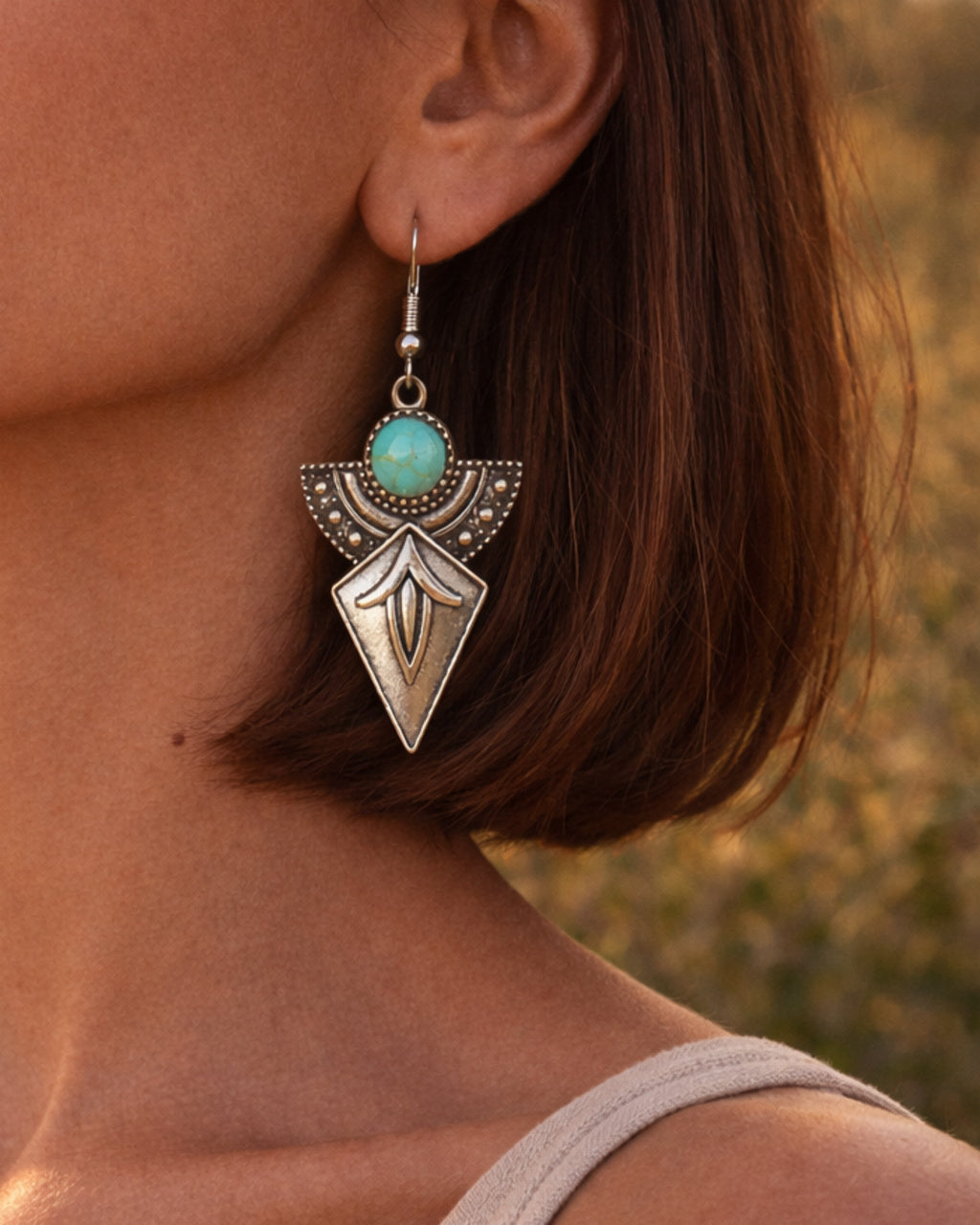 Boucles d'oreilles KABOUL portées, cadrage rapproché - CARLI for M