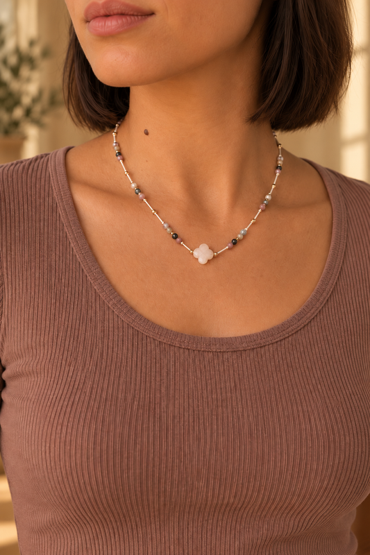 Collier SALVADOR porté – vue recentrée